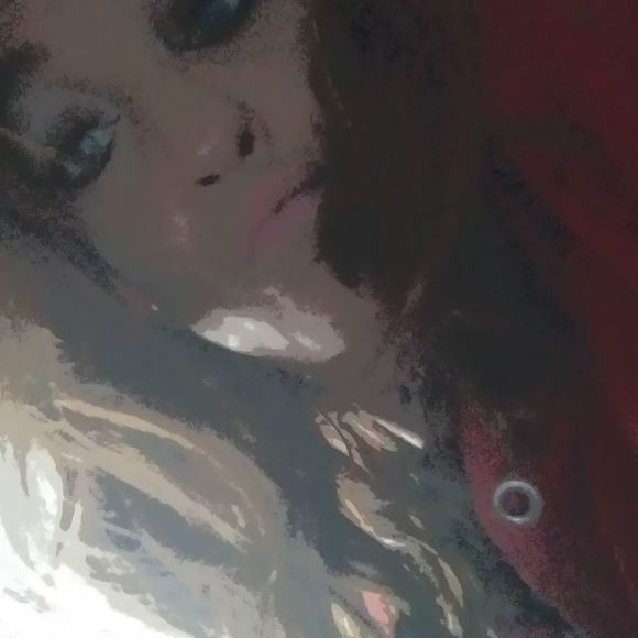 Meet your Posher, Stephanie - Picture 1 of 1